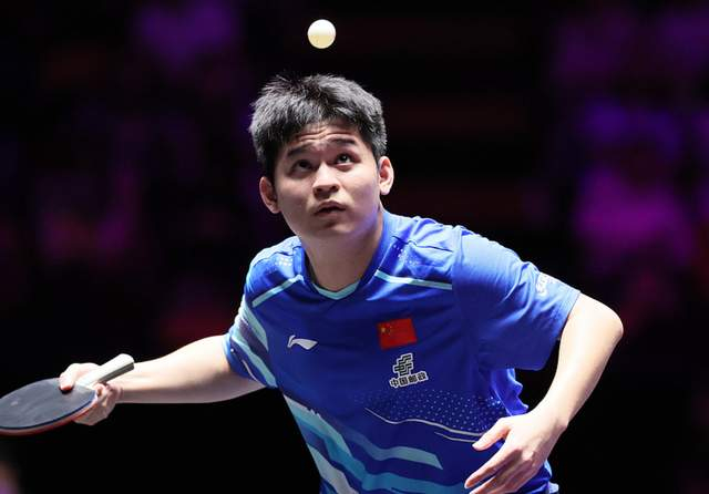 林诗栋横扫吴晙诚晋级8强!一三局压制,第二局拿捏关键分!